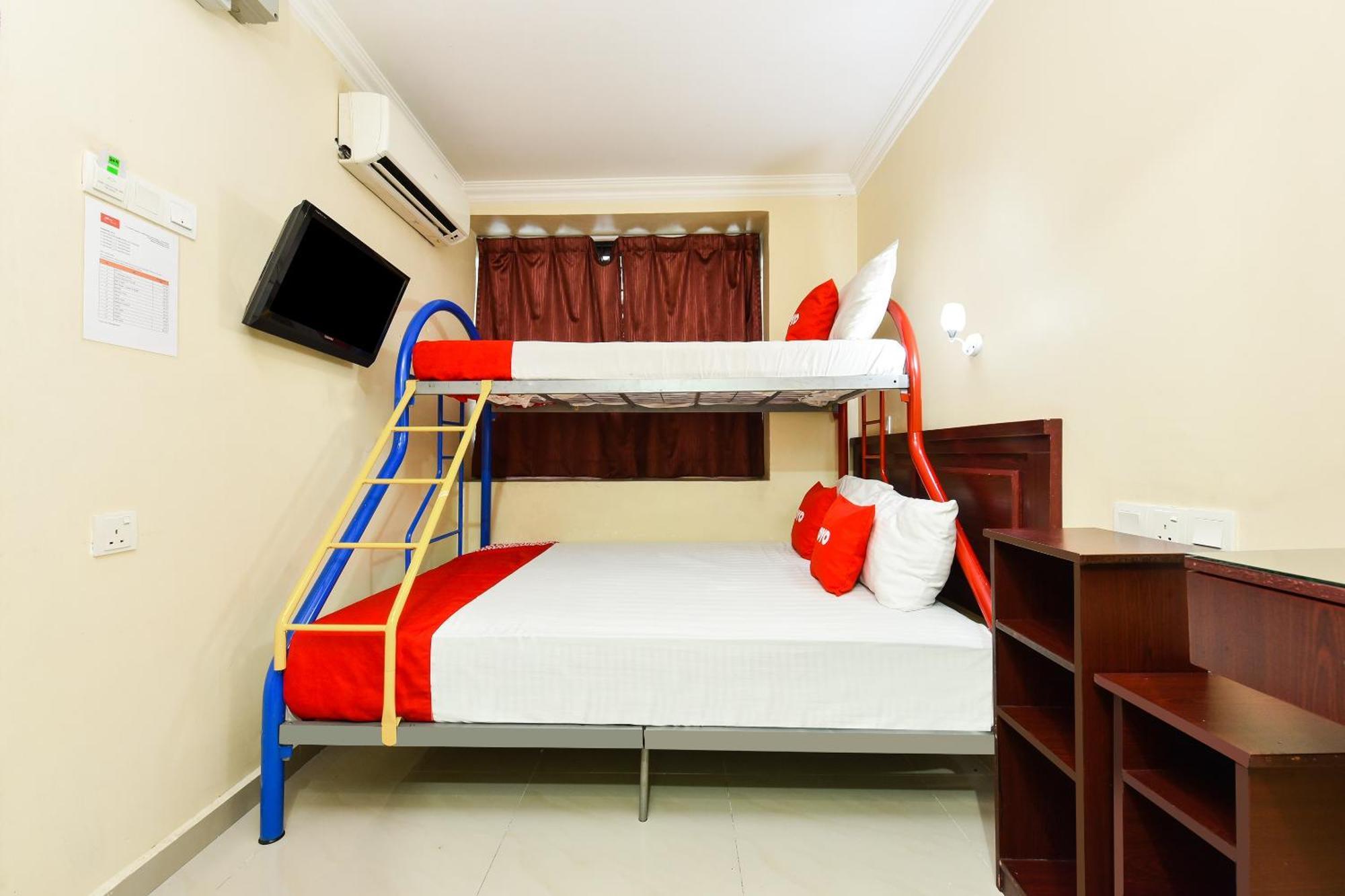 Super Oyo 90562 J Hotel Pj Petaling Jaya Exterior photo