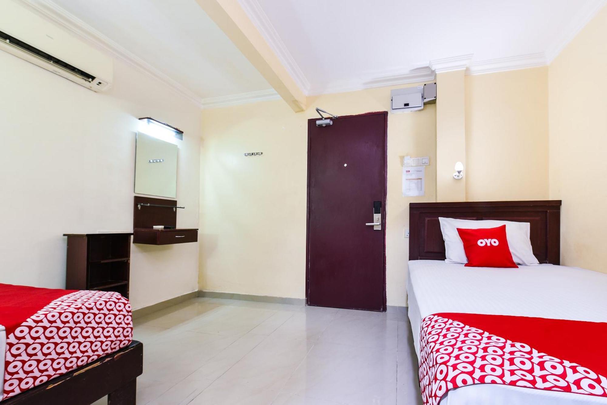 Super Oyo 90562 J Hotel Pj Petaling Jaya Exterior photo