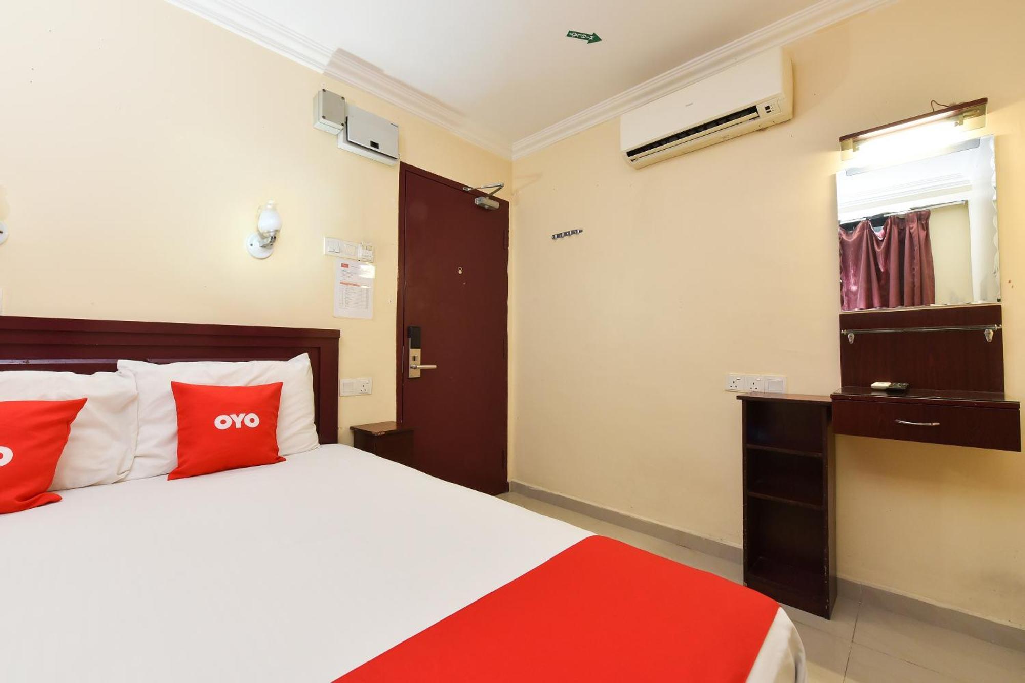 Super Oyo 90562 J Hotel Pj Petaling Jaya Exterior photo