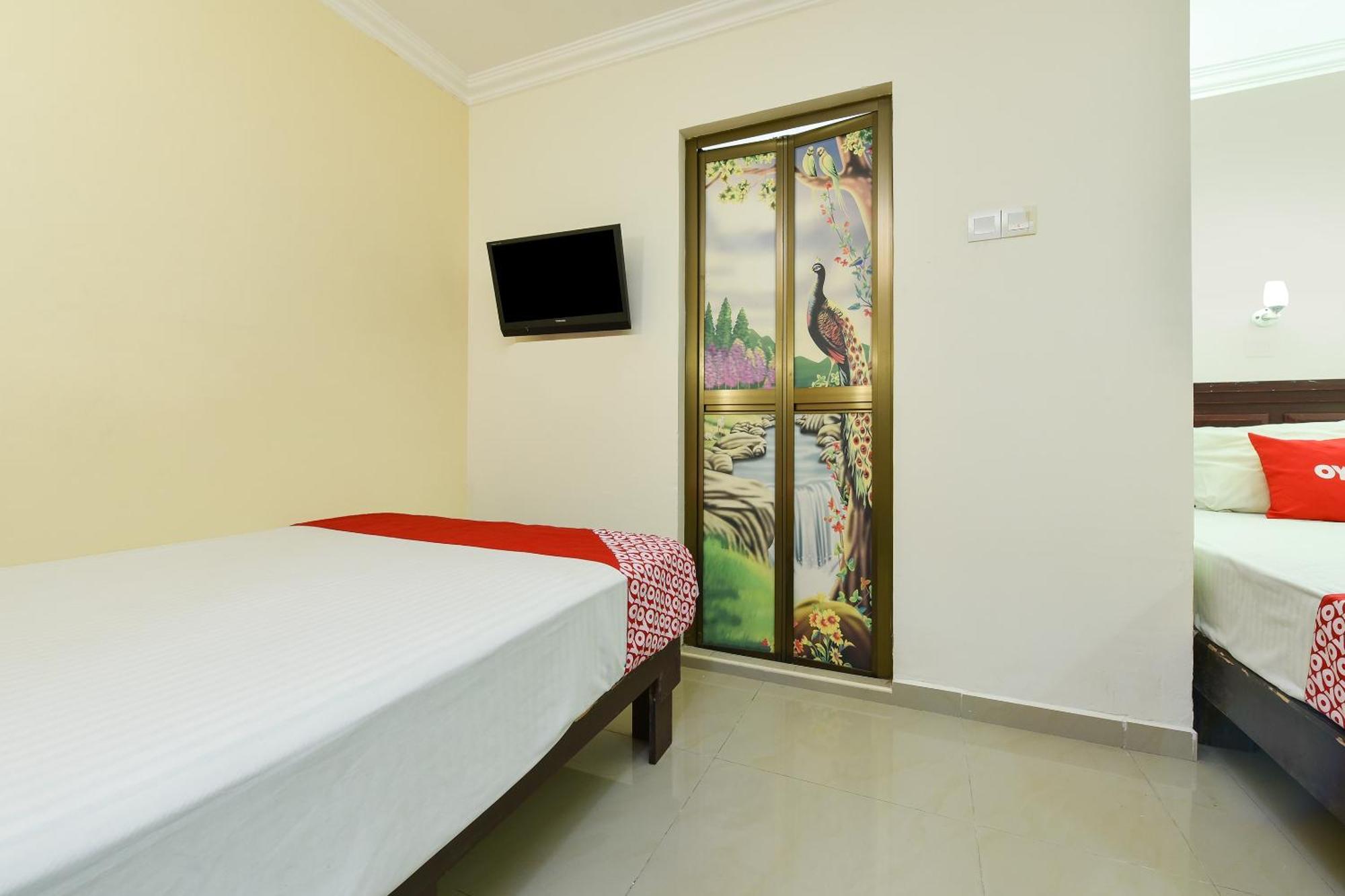 Super Oyo 90562 J Hotel Pj Petaling Jaya Exterior photo