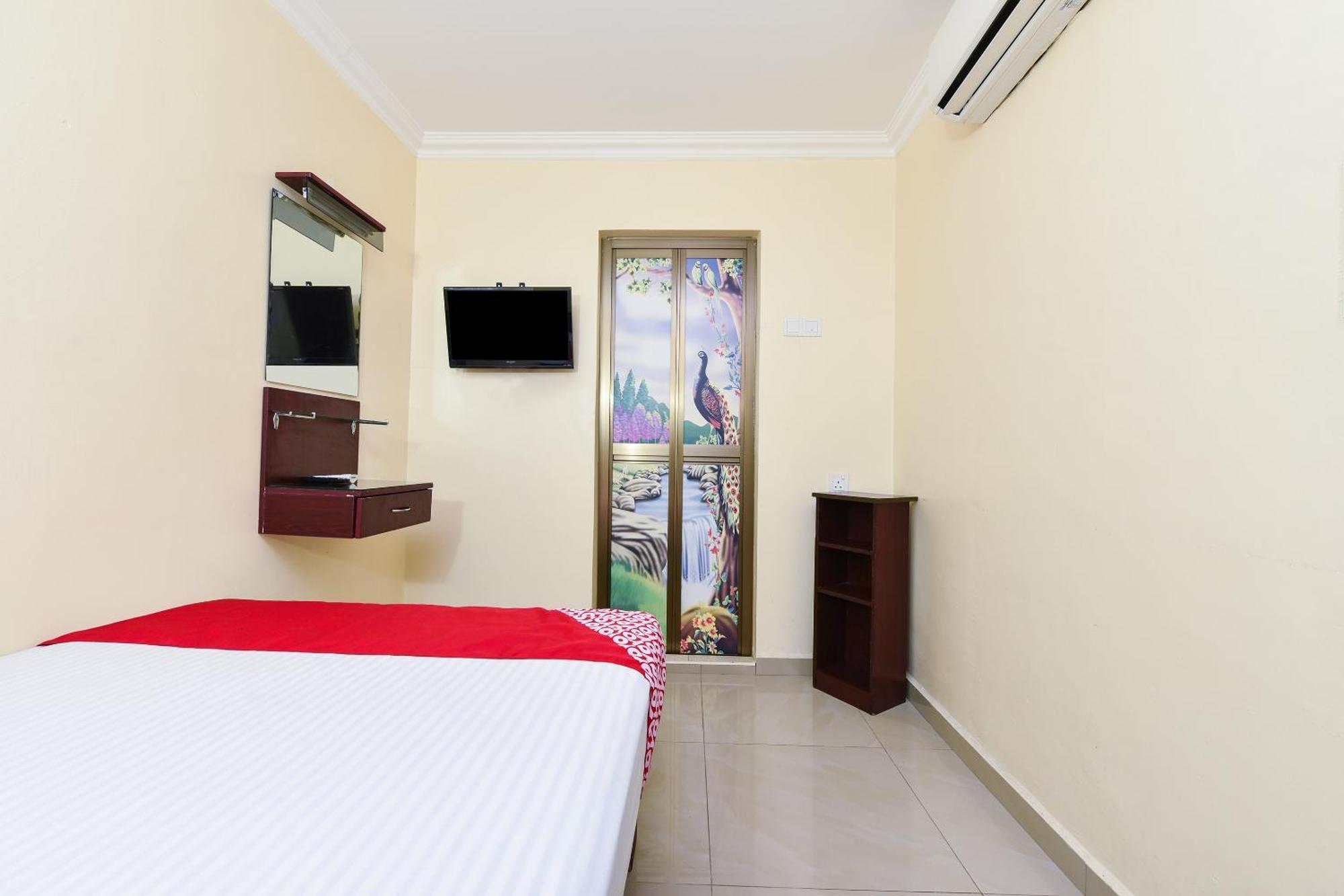 Super Oyo 90562 J Hotel Pj Petaling Jaya Exterior photo